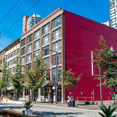 Entire Condo In Heart Of Downtown Ванкувер Экстерьер фото